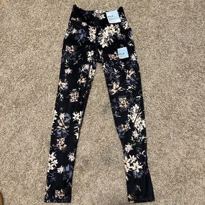 FLX Women’s Ascent Legging 7/8 high waisted leggings with pockets and zippers